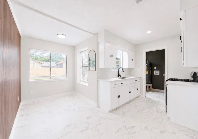 Photo 3 of Single family home for sale at 5618 Southbrook St, Houston, TX 77033 | MLS# 11828125 | Listing updated on 2026-09-17