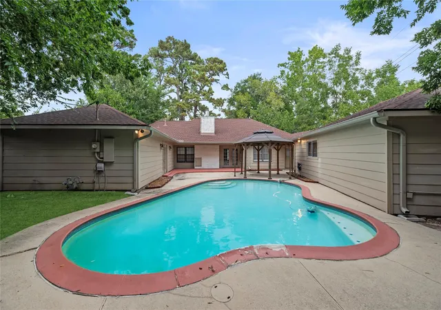 Photo 2 of Single family home for sale at 5903 Echo Lake Ln, Houston, TX 77069 | MLS# 14430910 | Listing updated on 2026-09-04