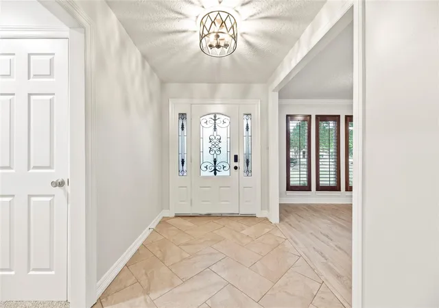 Photo 4 of Single family home for sale at 5903 Echo Lake Ln, Houston, TX 77069 | MLS# 14430910 | Listing updated on 2026-09-04