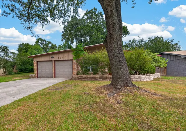 Photo 2 of Single family home for sale at 9550 Fairdale Ln, Houston, TX 77063 | MLS# 91199584 | Listing updated on 2026-09-19