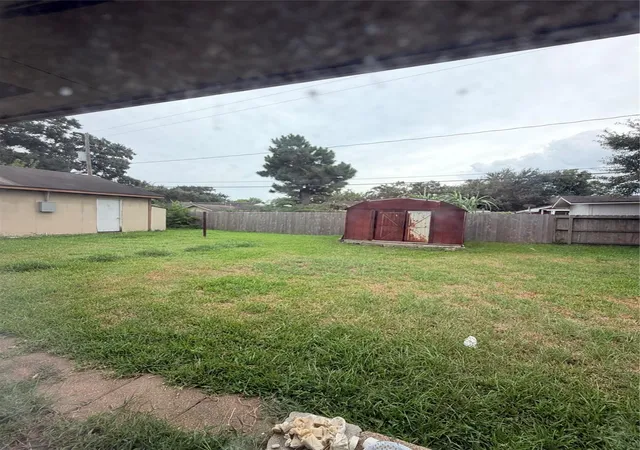 Photo 3 of Single family home for sale at 7914 Bellfort St, Houston, TX 77061 | MLS# 74385340 | Listing updated on 2026-09-12