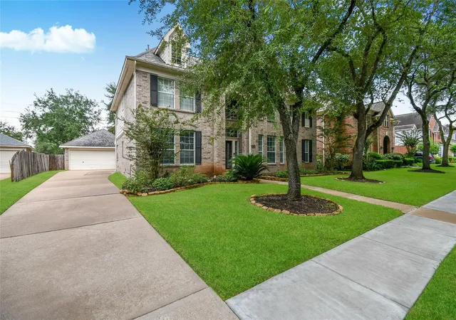 Photo 3 of Single family home for sale at 1519 Meadowsweet Dr, Sugar Land, TX 77479 | MLS# 4824465 | Listing updated on 2026-10-06