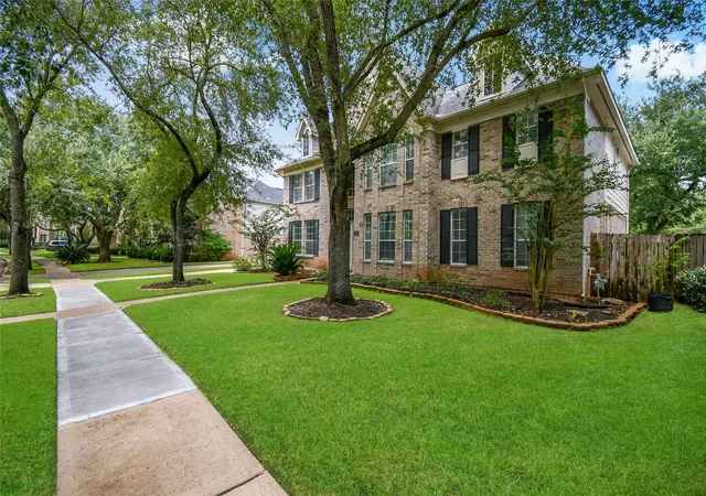 Photo 3 of Single family home for sale at 1519 Meadowsweet Dr, Sugar Land, TX 77479 | MLS# 4824465 | Listing updated on 2026-10-06