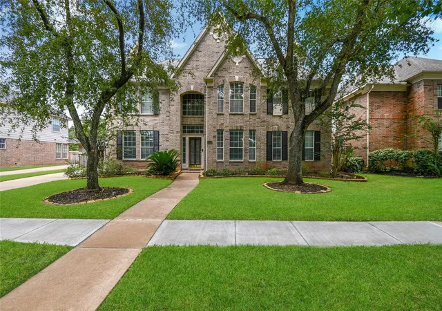 Photo 4 of Single family home for sale at 1519 Meadowsweet Dr, Sugar Land, TX 77479 | MLS# 4824465 | Listing updated on 2026-10-06