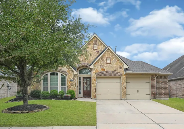 Photo 2 of Sale Pending at 13214 Barkley Bnd Ln, Houston, TX 77044 | MLS# 71207292 | Listing updated on 2026-09-19