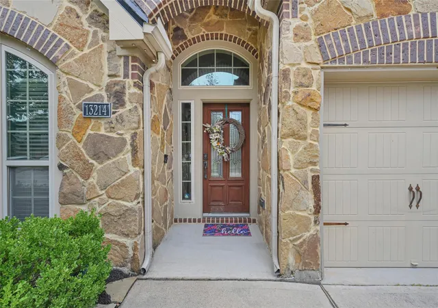 Photo 3 of Sale Pending at 13214 Barkley Bnd Ln, Houston, TX 77044 | MLS# 71207292 | Listing updated on 2026-09-19