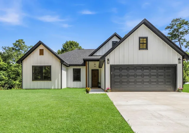 Photo 1 of Single family home for sale at 162 Holly Crst, Livingston, TX 77351 | MLS# 35780769 | Listing updated on 2026-09-22