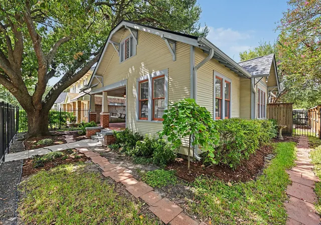 Photo 2 of Single family home for sale at 4035 Michaux St, Houston, TX 77009 | MLS# 48568094 | Listing updated on 2026-09-17