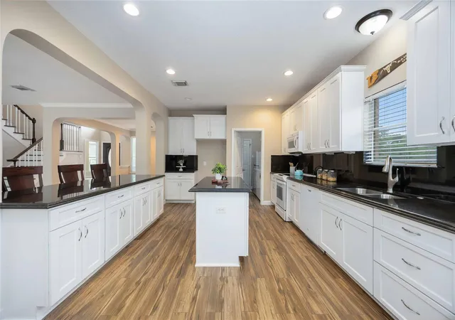 Photo 3 of Single family home for sale at 5498 Appleblossom Ln, Friendswood, TX 77546 | MLS# 10518413 | Listing updated on 2026-10-06