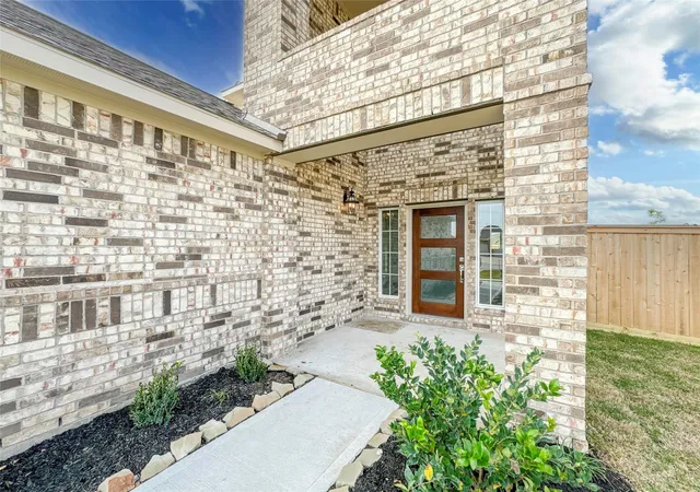 Photo 3 of Single family home for sale at 10502 Mount Tallac Ct, Rosharon, TX 77583 | MLS# 51366891 | Listing updated on 2026-09-09