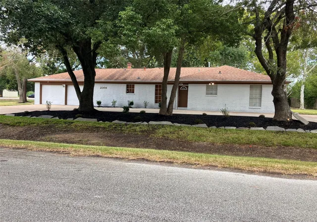 Photo 1 of Single family home for sale at 2301 Williams Dr, La Marque, TX 77568 | MLS# 14184860 | Listing updated on 2026-09-02