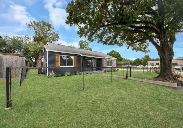 Photo 1 of Single family home for sale at 5651 Mccormick St, Houston, TX 77023 | MLS# 8411903 | Listing updated on 2026-09-21