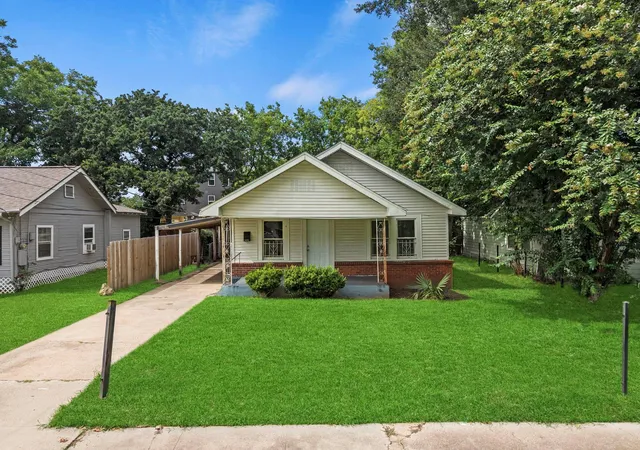 Photo 1 of Single family home for sale at 5103 New Orleans St, Houston, TX 77020 | MLS# 16290375 | Listing updated on 2026-09-22