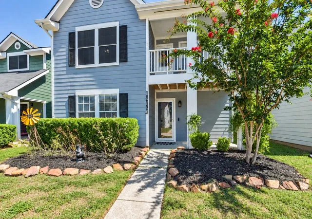 Photo 3 of Single family home for sale at 18622 Atasca Oaks Dr, Humble, TX 77346 | MLS# 72111700 | Listing updated on 2026-10-07