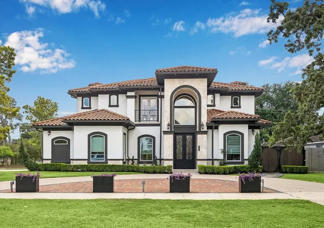 Photo 2 of Sale Pending at 9761 Westview Dr, Houston, TX 77055 | MLS# 89072052 | Listing updated on 2026-09-09