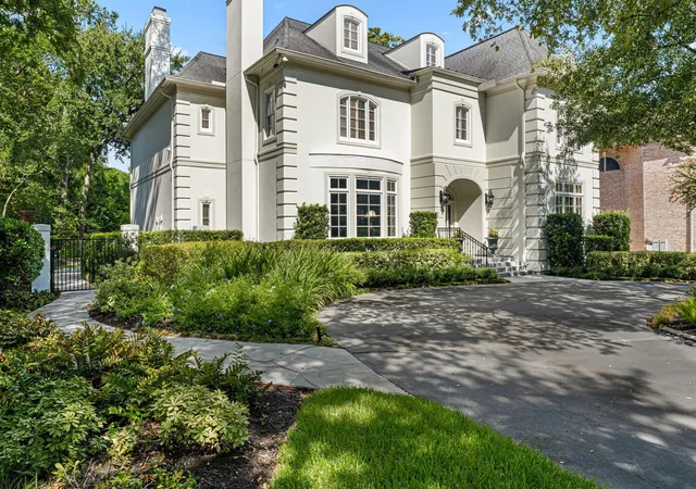 Photo 1 of Mansion for sale at 914 Huntington Cvs, Houston, TX 77063 | MLS# 36505980 | Listing updated on 2026-09-27