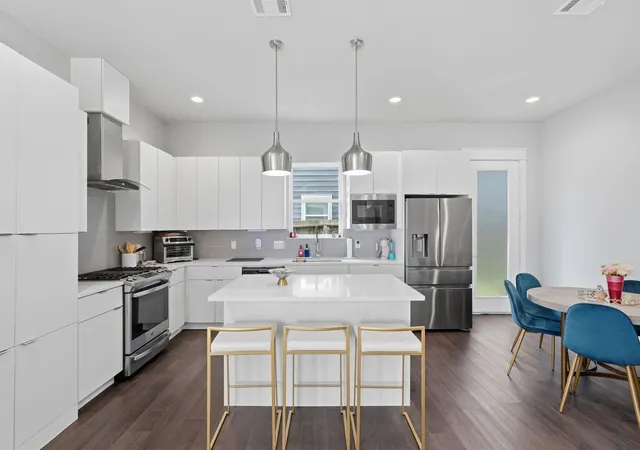 Photo 4 of Single family home for sale at 2527 Hollister St, Houston, TX 77080 | MLS# 12301352 | Listing updated on 2026-09-27