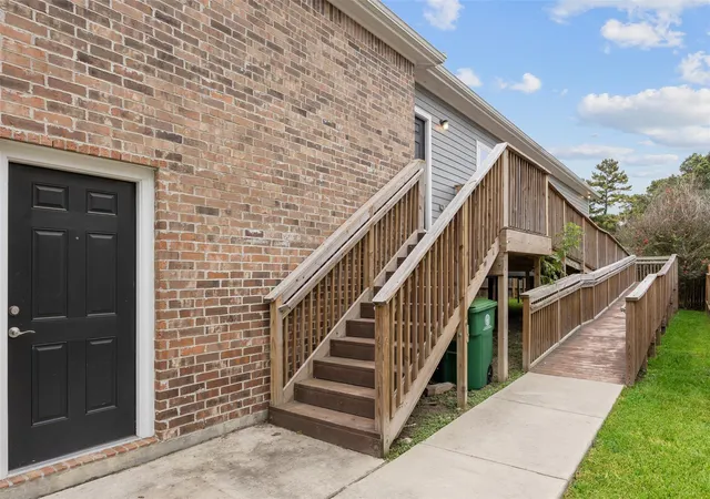 Photo 4 of Single family home for sale at 6419 Crim Ct, Houston, TX 77049 | MLS# 58609549 | Listing updated on 2026-09-08