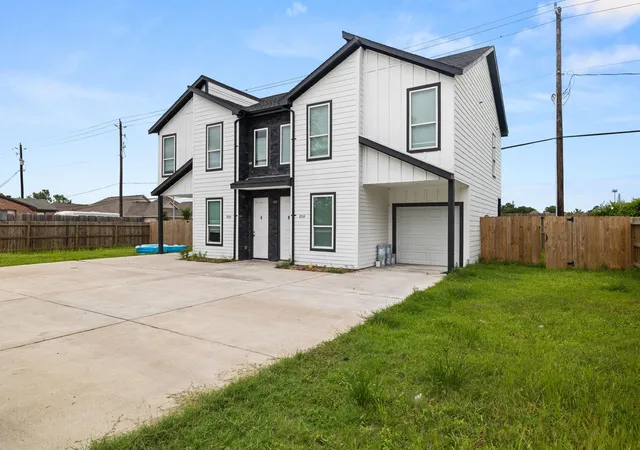 Photo 2 of Multi family home for sale at 8534 Woodlyn Rd, Houston, TX 77028 | MLS# 55039471 | Listing updated on 2026-09-05