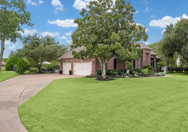 Photo 2 of Single family home for sale at 3710 Pine Bark Ct, Pearland, TX 77581 | MLS# 28569104 | Listing updated on 2026-09-20