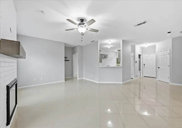 Photo 3 of Single family home for sale at 495 Moore Dr, Vidor, TX 77662 | MLS# 11751122 | Listing updated on 2026-09-11