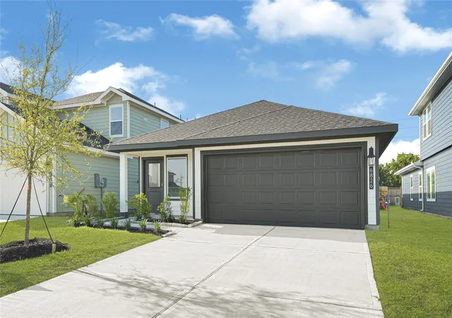 Photo 1 of Single family home for sale at 6815 Cyn Breeze Dr, Rosenberg, TX 77471 | MLS# 38137674 | Listing updated on 2026-09-18