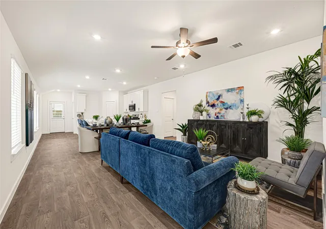 Photo 3 of Single family home for sale at 6815 Cyn Breeze Dr, Rosenberg, TX 77471 | MLS# 38137674 | Listing updated on 2026-09-18