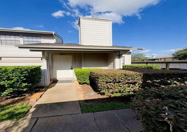 Photo 4 of Townhouse for sale at 13479 Garden Grv, Houston, TX 77082 | MLS# 49222299 | Listing updated on 2026-09-03