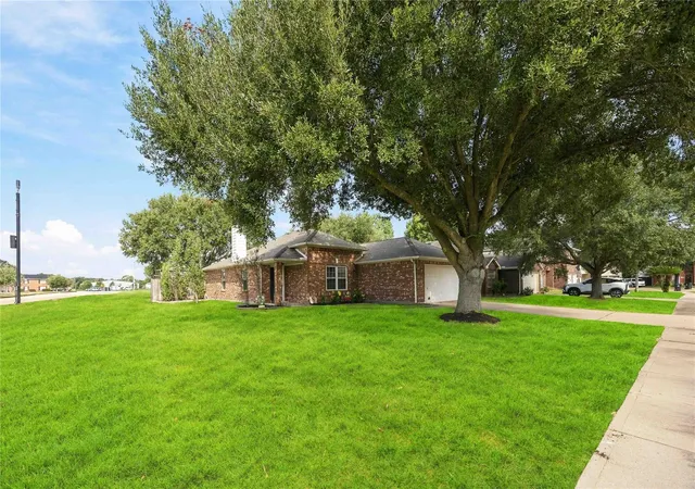 Photo 3 of Single family home for sale at 1210 Cambay Dr, Rosenberg, TX 77471 | MLS# 15571107 | Listing updated on 2026-09-28