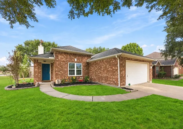 Photo 3 of Single family home for sale at 1210 Cambay Dr, Rosenberg, TX 77471 | MLS# 15571107 | Listing updated on 2026-09-28