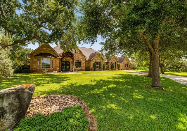Single family home for sale at 178 Juniper Trl, Yoakum, TX 77995 | MLS# 91327519