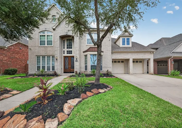 Photo 1 of Single family home for sale at 1814 Bartrum St, Sugar Land, TX 77479 | MLS# 88205017 | Listing updated on 2026-09-26
