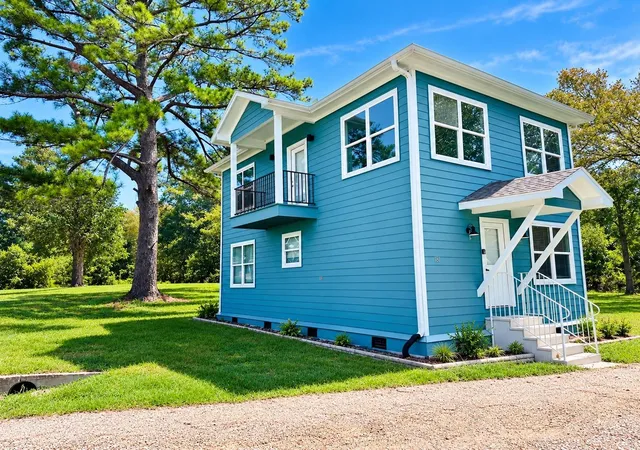 Photo 1 of Single family home for sale at 189 W Lakeview, Onalaska, TX 77360 | MLS# 21129518 | Listing updated on 2026-09-19