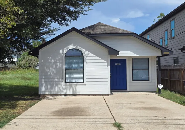 Photo 1 of Single family home for sale at 4405 Brinkley St, Houston, TX 77051 | MLS# 13520563 | Listing updated on 2026-09-15