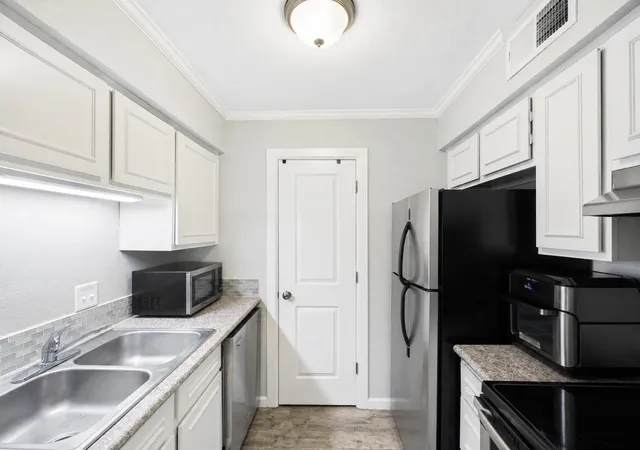 Photo 3 of Condo for sale at 7555 Katy Fwy #49, Houston, TX 77024 | MLS# 69342983 | Listing updated on 2026-09-05