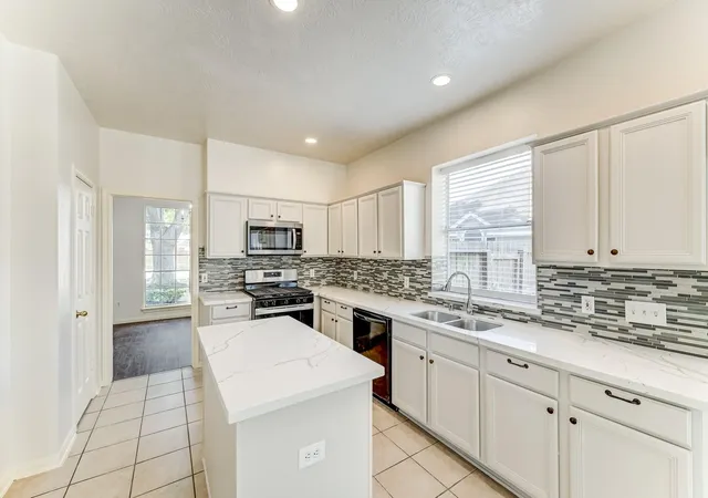 Single family home for sale at 8510 Nashwood Ct, Houston, TX 77040 | MLS# 52666166