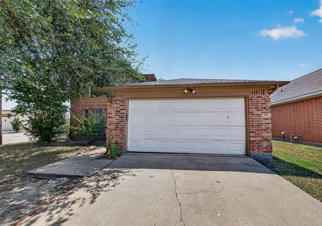 Photo 3 of Single family home for sale at 15103 Beechnut St, Houston, TX 77083 | MLS# 49349918 | Listing updated on 2026-09-07