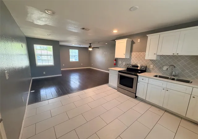 Photo 4 of Single family home for sale at 3030 Friar Point Rd, Houston, TX 77051 | MLS# 61068579 | Listing updated on 2026-09-11