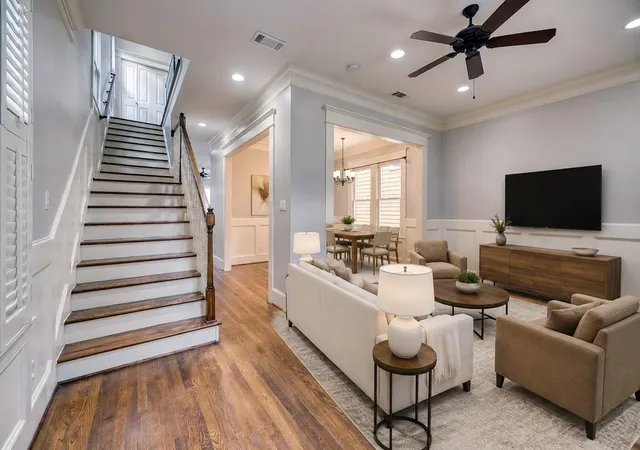 Photo 3 of Single family home for sale at 426 W 25th Street, Houston, TX 77008 | MLS# 31892708 | Listing updated on 2026-09-27