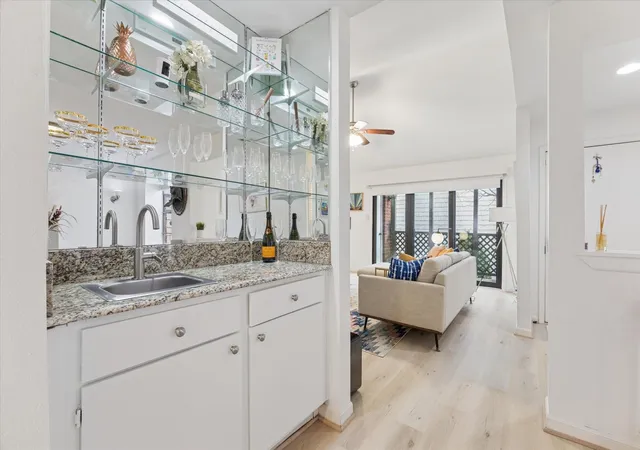 Photo 3 of Condo for sale at 2829 Timmons Ln #184, Houston, TX 77027 | MLS# 19769781 | Listing updated on 2026-09-11