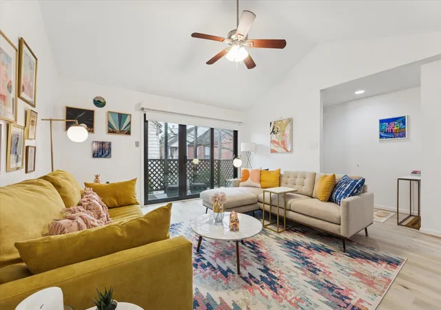 Photo 4 of Condo for sale at 2829 Timmons Ln #184, Houston, TX 77027 | MLS# 19769781 | Listing updated on 2026-09-18