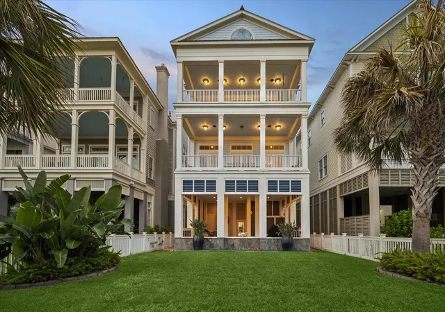 Photo 1 of Single family home for sale at 2601 E Seaside Dr, Galveston, TX 77550 | MLS# 48617386 | Listing updated on 2026-09-19