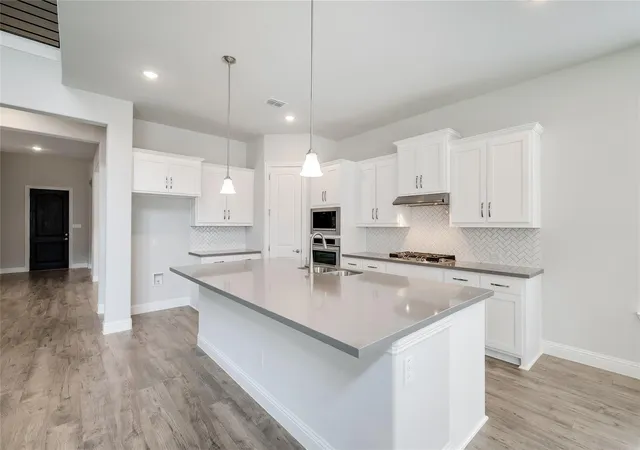 Photo 2 of Sale Pending at 2020 Thimbleberry Ln, Magnolia, TX 77355 | MLS# 26354881 | Listing updated on 2026-09-24