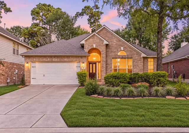 Photo 1 of Sale Pending at 26 Heron Holw Ct, Spring, TX 77382 | MLS# 46039655 | Listing updated on 2026-10-02