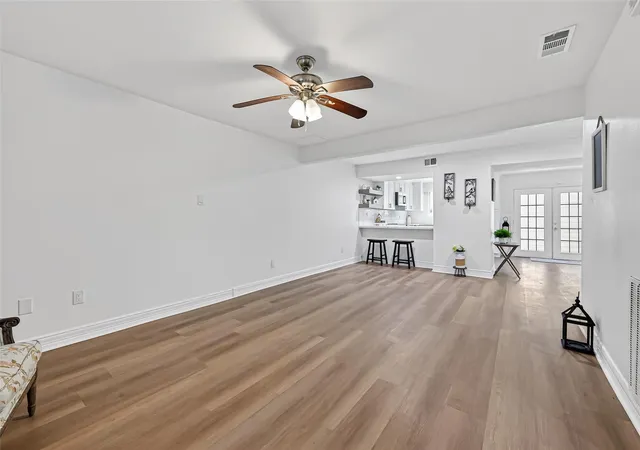 Photo 3 of Townhouse for sale at 724 Country Pl Dr #E, Houston, TX 77079 | MLS# 79753177 | Listing updated on 2026-09-13