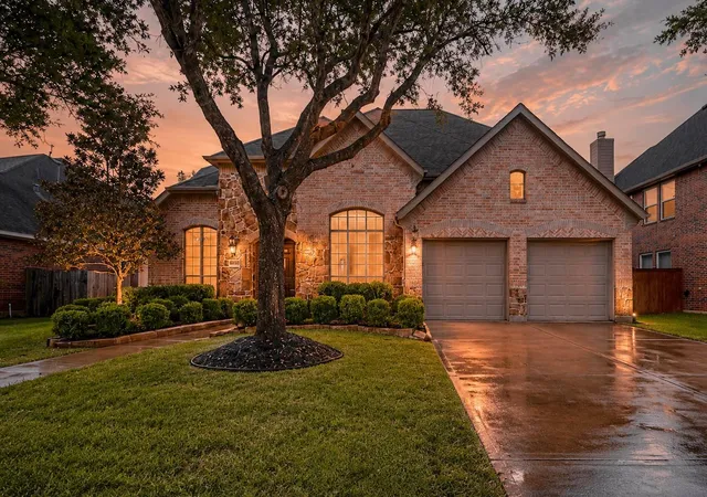 Photo 2 of Single family home for sale at 3814 Bluffstone Ct, Sugar Land, TX 77479 | MLS# 21730834 | Listing updated on 2026-09-26