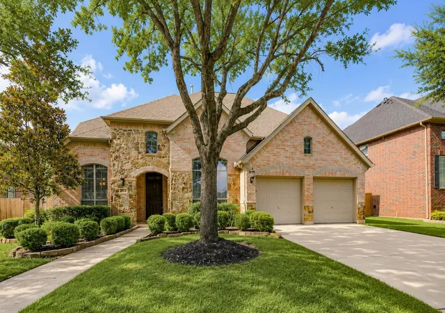 Photo 3 of Single family home for sale at 3814 Bluffstone Ct, Sugar Land, TX 77479 | MLS# 21730834 | Listing updated on 2026-09-26