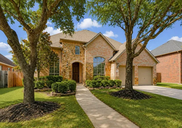 Photo 4 of Single family home for sale at 3814 Bluffstone Ct, Sugar Land, TX 77479 | MLS# 21730834 | Listing updated on 2026-09-26