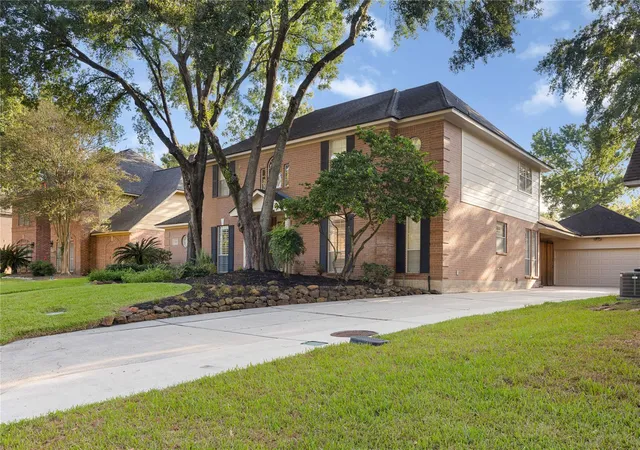 Photo 3 of Single family home for sale at 3318 Clover Valley Dr, Kingwood, TX 77345 | MLS# 27350496 | Listing updated on 2026-10-07