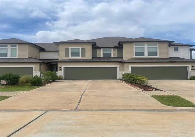 Townhouse for sale at 5514 Clarendon Hills Ct, Pasadena, TX 77505 | MLS# 86817469